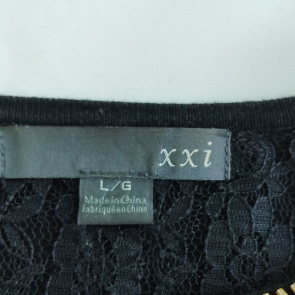 Woman sweaters - Picture 3 of 3